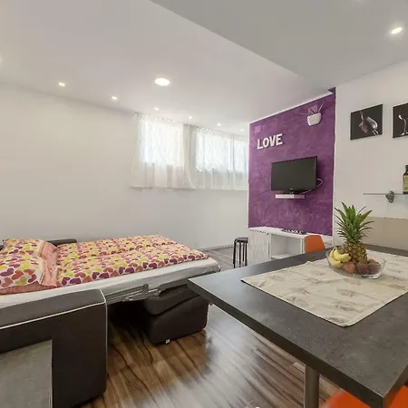 Eva Apartment